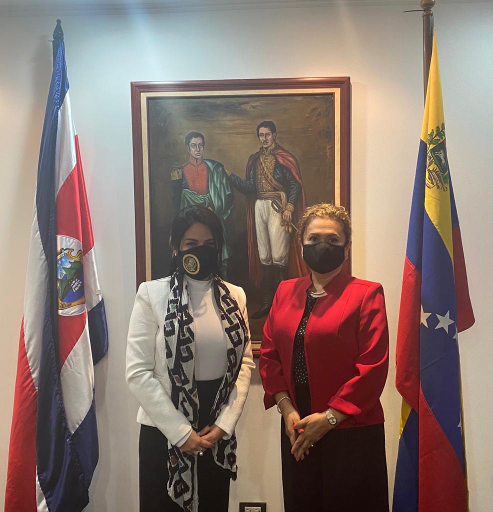 Productivo encuentro con la Excelentísima Embajadora de Venezuela, Sra. María Faría, conversando sobre oportunidades de apoyo y cooperación(15 de junio de 2021)